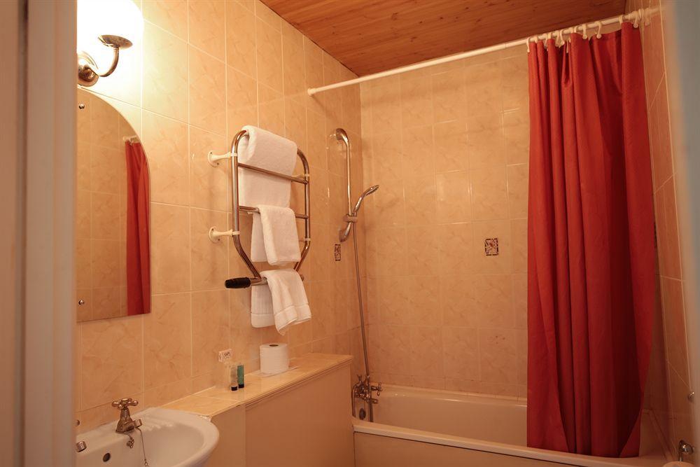 Fernbank Hotel Basingstoke Kültér fotó