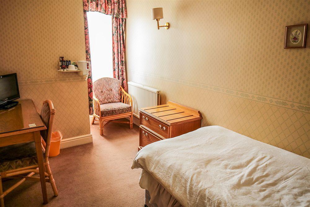 Fernbank Hotel Basingstoke Kültér fotó