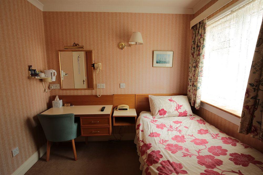 Fernbank Hotel Basingstoke Kültér fotó