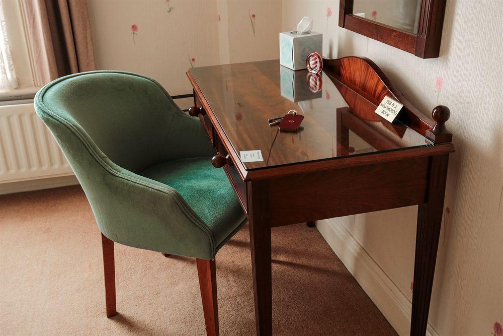 Fernbank Hotel Basingstoke Kültér fotó