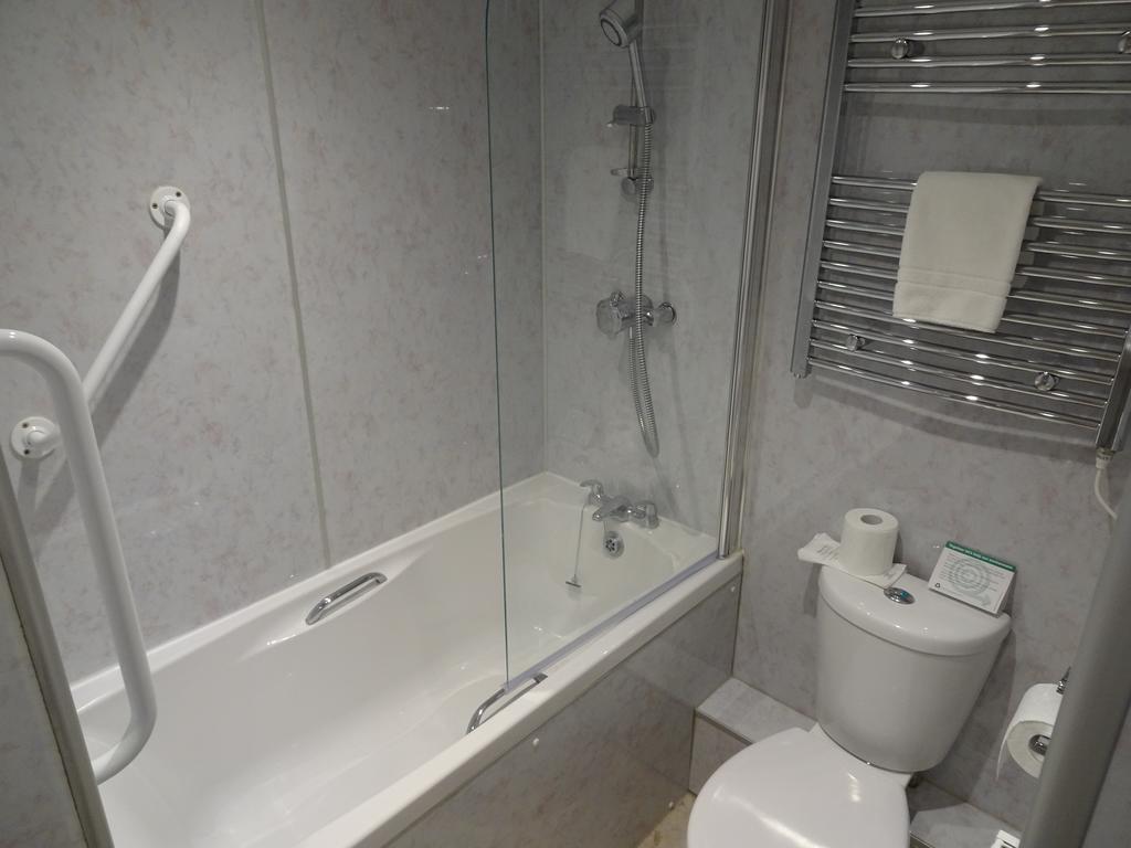 Fernbank Hotel Basingstoke Kültér fotó