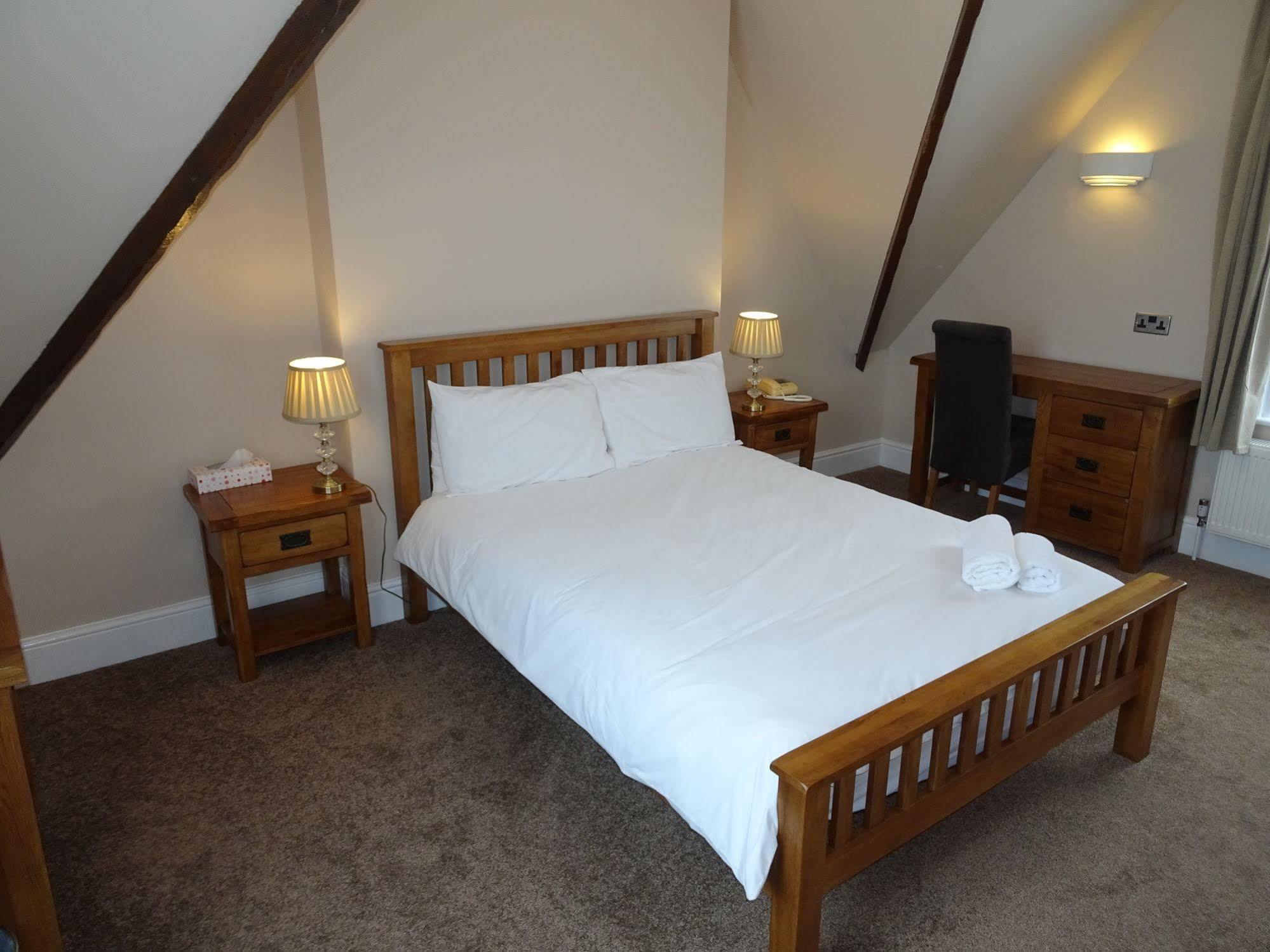Fernbank Hotel Basingstoke Kültér fotó