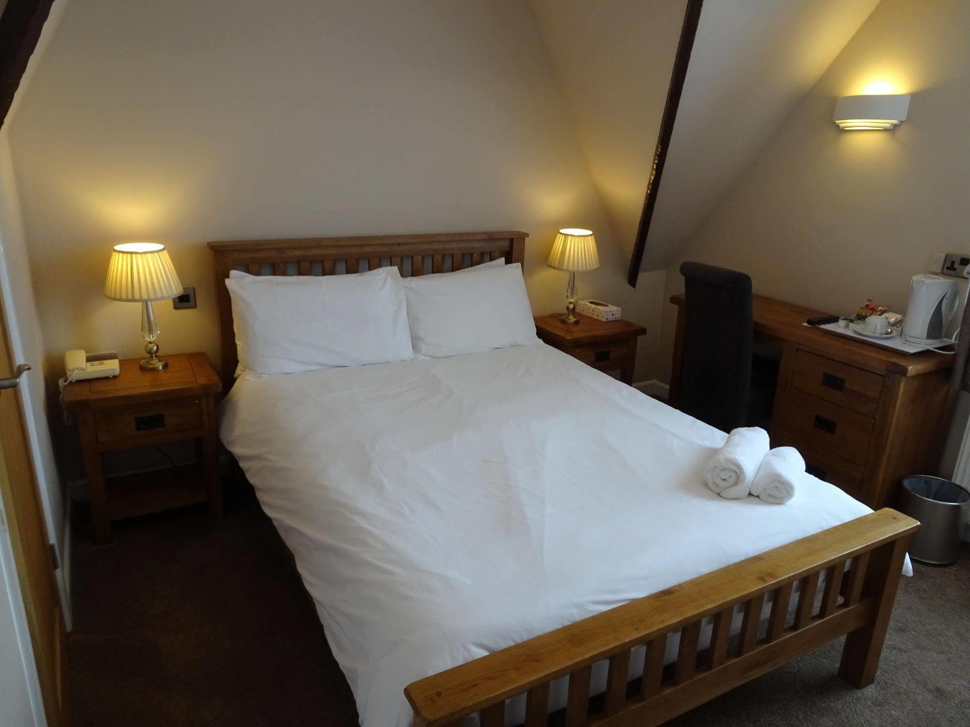 Fernbank Hotel Basingstoke Kültér fotó