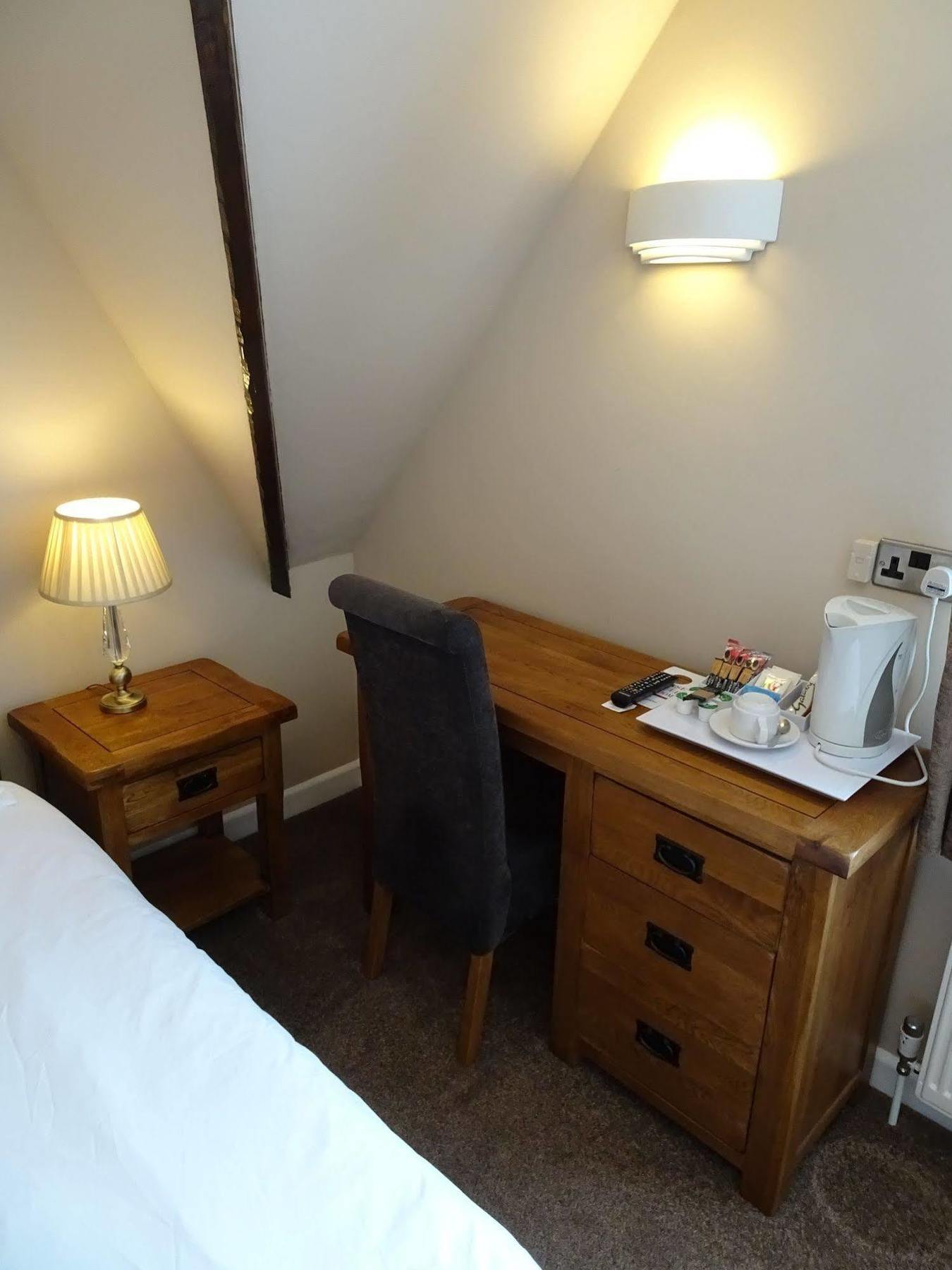 Fernbank Hotel Basingstoke Kültér fotó